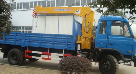 臨汾8噸隨車吊廠家直銷 專業(yè)設(shè)備，高效運(yùn)輸解決方案